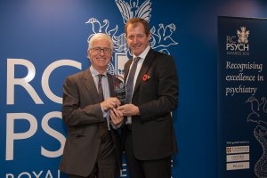 alastair campbell presents award to peter